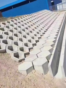空心六角砖河道护坡砖实心六棱块六角护坡砖预制混凝土生态六边砖