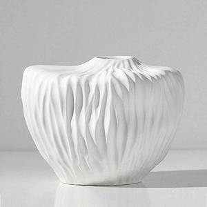 现代不规则抽象雕刻蜂窝纹哑光白色陶瓷小花瓶民宿艺术感装饰摆件