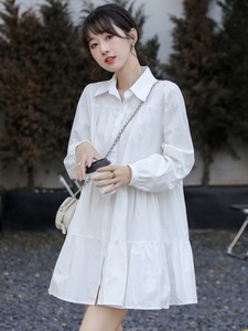 韩都衣舍连衣裙女2024年新款白色衬衣裙设计感小众蛋糕裙长袖短裙