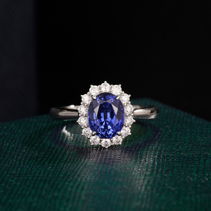 人工合成培育蓝宝石戒指女钻戒18k白金椭圆形皇家蓝彩色宝石戒指