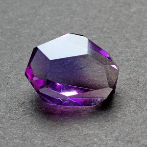 天然玻璃体冰种巴西紫色水晶宝石紫水晶刻面切面随形吊坠项链挂件