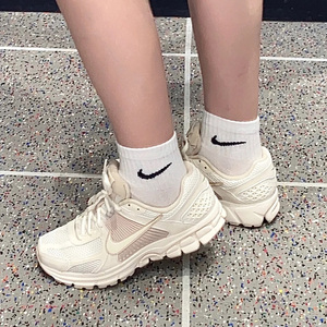 Nike耐克 vomero 5 女子复古薄底轻便老爹鞋休闲运动跑步鞋FQ6868