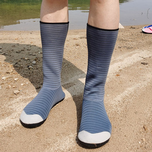 成人潜水袜子鞋游泳装备沙滩鞋成人男女速干浮潜袜防水母长筒袜鞋
