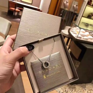 未拆封二手bvlgari/宝格丽慈善款项链小红人黑陶瓷柳钉男女情侣款