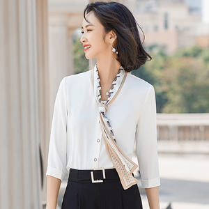 衬衫带领带文艺