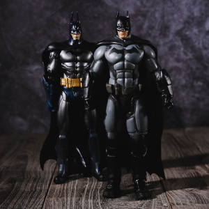 玩悦计划 逼真蝙蝠侠玩偶关节可动人偶模型 美国漫画英雄 高18cm