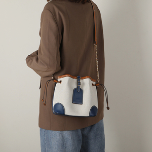 香港mack jarein真皮帆布水桶包女ins包包2021新款时尚单肩斜挎包