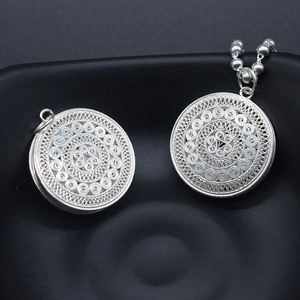 纯银999太阳鼓平安鼓吊坠拉丝男女足银铜鼓项链毛衣链孔雀银饰品