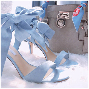 2021年夏季新款蓝色蝴蝶结一字带仙女风凉鞋露趾绒面高跟鞋女细跟