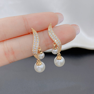 巴洛克珍珠耳环设计师品牌