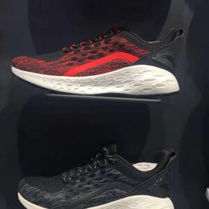 安踏男鞋跑步鞋2019新款虫洞缓震科技休闲网面透气运动鞋11915588