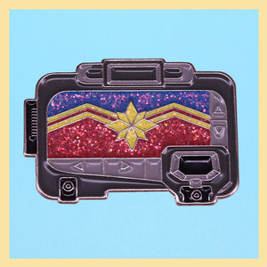 惊奇队长寻呼机闪光胸针科幻电影紧急联系工具灵感徽章个性小别针