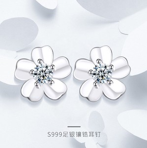 老凤祥云s999纯银耳钉梅花耳饰足银个性花朵耳环气质养耳洞防过敏
