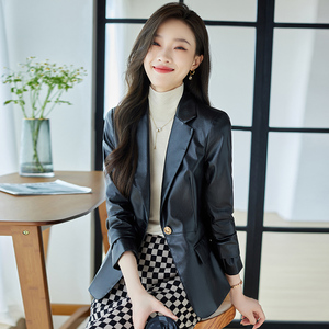 黑色皮西装外套女春秋2022新款小个子短款韩版英伦风休闲夹克西服