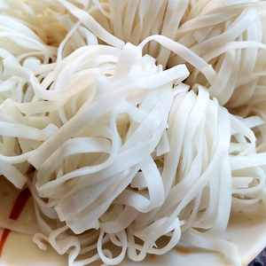 云南腾冲 新鲜细饵丝 宽饵丝真空装特产保山耳丝米线包邮