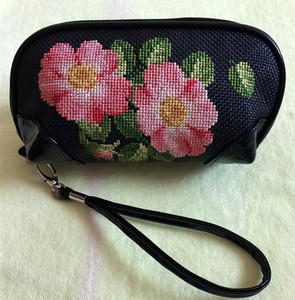 包邮纯手工十字绣成品女士钱包粉色浪漫黑色零钱包钥匙包化妆包