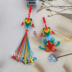 中国结绳艺编织金鱼挂饰七彩包挂立体手机u盘挂件编织鱼钥匙扣女