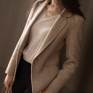 shan家杏色人字纹西装外套女短款2020修身显瘦羊毛西服