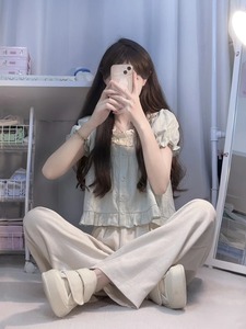 夏季茶系穿搭一整套多巴胺韩系甜美小清新泡泡袖短袖衬衫两件套装