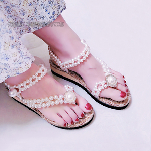 珍珠草鞋夏季新款女式坡跟凉鞋人字夹趾沙滩鞋亚麻透气手工串珠鞋