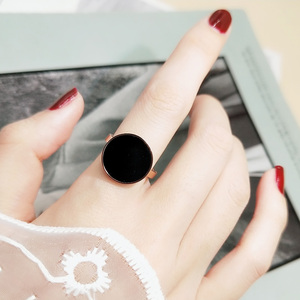 欧美黑色圆牌戒指女款镀18k玫瑰金食指戒子日韩版指环潮人配饰品