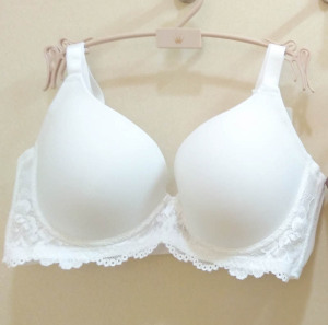 黛安芬专柜正品光面无痕白色薄款聚拢侧收大杯文胸内衣e002901