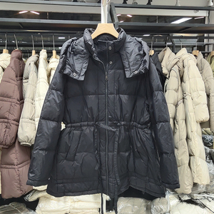 记忆面料羽绒服女