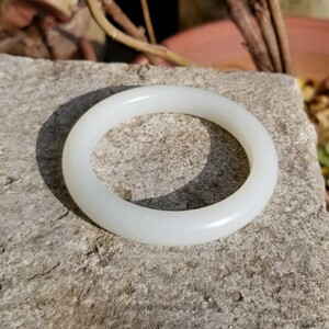 9新疆和田玉于田于阗山料羊脂白玉窄条细条手镯子60724