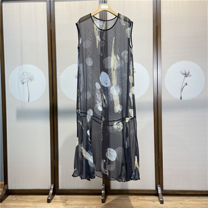 tb0225165098淘宝sandro女装2022夏真丝乔琪连衣裙短袖圆领碎花中长