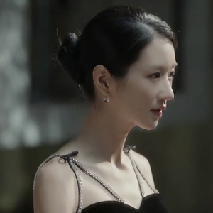 夏娃韩国明星李莱尔徐睿知同款黑色礼服吊带连衣裙修身露背丝绒裙