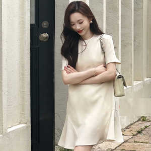 小个子白色连衣裙女2024夏季新款高端精致荷叶边礼服裙气质鱼尾裙