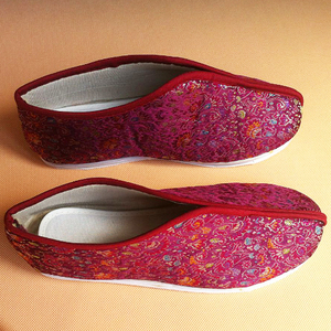 高档女寿鞋 新款绣花底鞋 全套女寿衣配件 寿衣寿帽寿被寿鞋