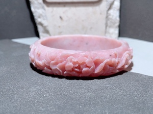 包邮现货 苏工雕刻天然原矿粉澳宝手镯 牡丹花蝶恋花粉澳宝手镯