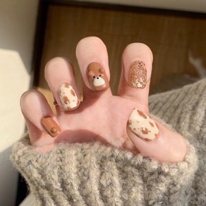 立体小熊指甲焦糖色棕色手工美甲可爱少女儿童短款穿戴甲显白