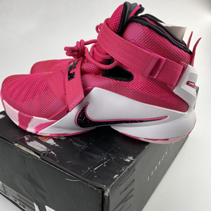nike lebron lbj詹姆斯soldier9士兵乳腺癌配色 篮球鞋749417 601