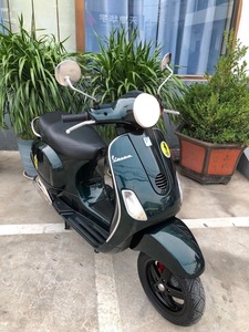 意大利进口比亚乔vespa150高端电喷水冷踏板小绵羊女装代步摩托车