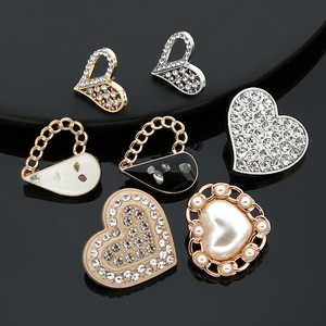 金属爱心镶钻纽扣心形桃心植绒扣子高档女衣服大衣毛衣装饰钮扣