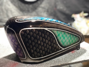 复古摩托车油箱 糖果漆 彩绘油箱 手工油漆喷涂 金葱漆 改装定制