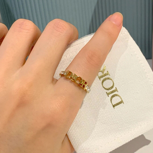 代购dior/迪奥戒指21新款镶嵌钻经典款 星星吊坠cd彩金色女士对戒