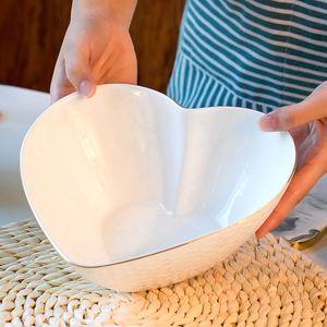 爱心形碗单个家用陶瓷大号碗创意北欧个性蒸蛋水果沙拉甜品汤碗盘