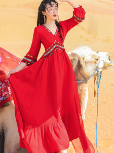 青海湖旅游裙子复古民族风红色连衣裙女西藏新疆超仙沙漠拍照衣服