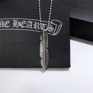 克罗心羽毛项链