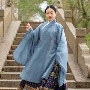 交领长衫明制