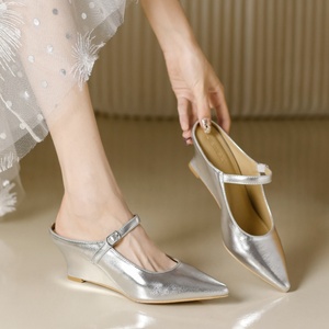 坡跟包头半拖鞋女2024夏季新款银色网红外穿一字带气质高跟鞋凉鞋