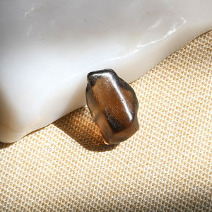 新疆乌尔禾宝石光原石金丝玉宝石光原石天然戈壁滩地表原石包邮02