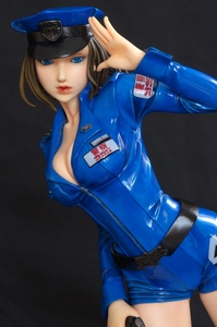 女警摆件