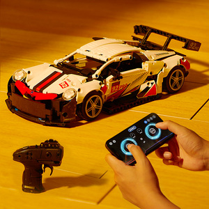 玩具男孩13岁男童