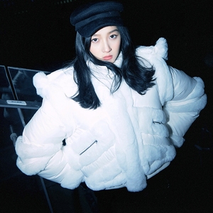 000人付款淘宝only       关晓彤同款2020冬季亮面连帽短款羽绒服女