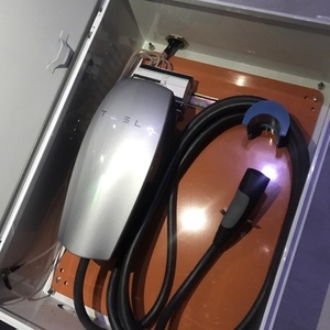 特斯拉充电桩电箱