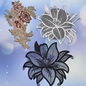 刺绣布贴荷花图案